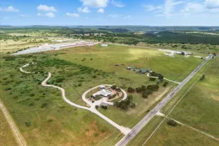 186 W Hells Gate Dr, Strawn, TX 76475 - Photo 1