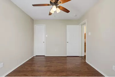 216 W Glen Meadow Drive, Glenn Heights, TX 75154 - Photo 20