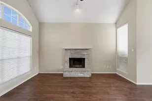 216 W Glen Meadow Dr, Glenn Heights, TX 75154 - Photo 4