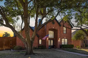 10317 Megan Ct, Frisco, TX 75035 - Photo 2