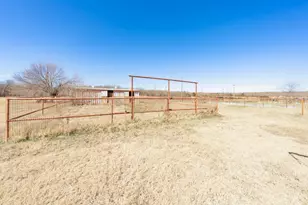474 Hanging Tree Rd, Bowie, TX 76230 - Photo 20