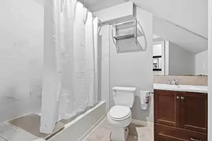 3825 Island Ct, Carrollton, TX 75007 - Photo 10