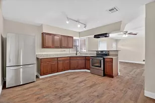 1102 Poindexter Ave, Cleburne, TX 76033 - Photo 8