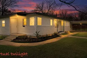 1102 Poindexter Ave, Cleburne, TX 76033 - Photo 1