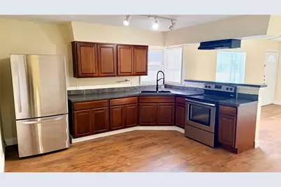 1102 Poindexter Avenue, Cleburne, TX 76033 - Photo 10