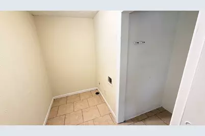 1102 Poindexter Avenue, Cleburne, TX 76033 - Photo 10