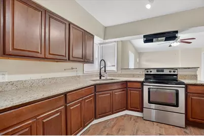 1102 Poindexter Avenue, Cleburne, TX 76033 - Photo 10