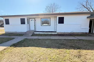 1102 Poindexter Ave, Cleburne, TX 76033 - Photo 1