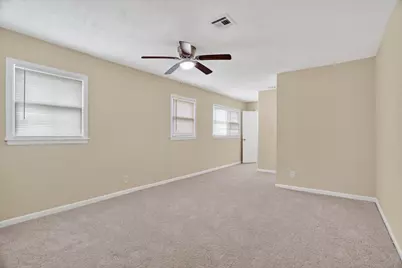 1102 Poindexter Avenue, Cleburne, TX 76033 - Photo 16
