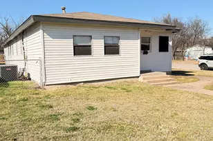 1102 Poindexter Ave, Cleburne, TX 76033 - Photo 2