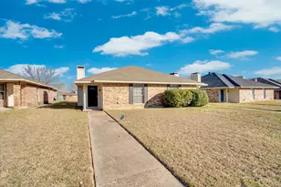 907 Potomac Dr, Lancaster, TX 75134 - Photo 2