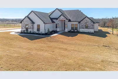 1016 Freedom Court, Weatherford, TX 76088 - Photo 2