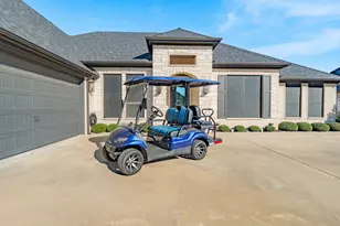 2040 Spieth St, Granbury, TX 76048 - Photo 38