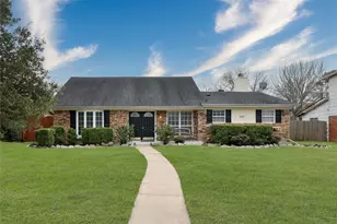 1418 Bowie St, Garland, TX 75042 - Photo 2