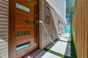 708 W 10th St, Dallas, TX 75208 - Photo 2