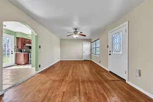 1112 E Mitchell St, Arlington, TX 76010 - Photo 12