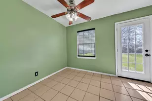 1112 E Mitchell St, Arlington, TX 76010 - Photo 14