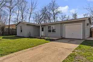 1112 E Mitchell St, Arlington, TX 76010 - Photo 6