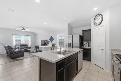 16409 Marinette Court, Justin, TX 76247 - Photo 14