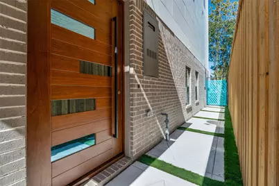 708 W Tenth Street #103, Dallas, TX 75208 - Photo 2