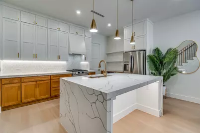 708 W Tenth Street #103, Dallas, TX 75208 - Photo 4