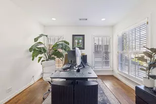 8615 Chadbourne Rd, Dallas, TX 75209 - Photo 16