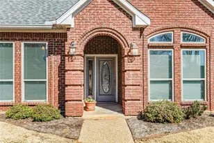 2942 Woodland Hills Dr, Grapevine, TX 76051 - Photo 6