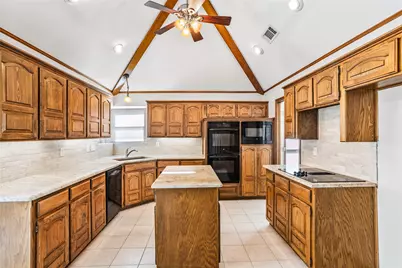 2942 Woodland Hills Drive, Grapevine, TX 76051 - Photo 10