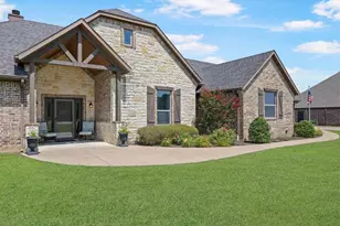 577 Hidden Lakes Blvd, Gunter, TX 75058 - Photo 2