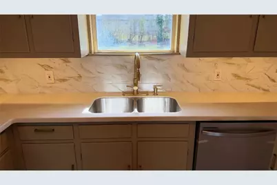 2816 Gardenia Street, Fort Worth, TX 76119 - Photo 8