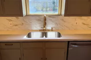 2816 Gardenia St, Fort Worth, TX 76119 - Photo 8