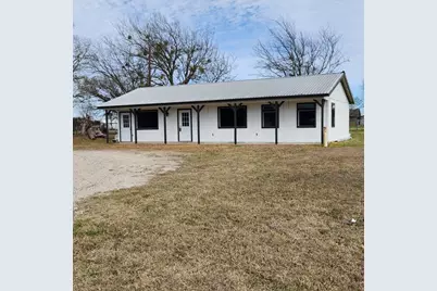 425 S Ray Roberts Parkway, Tioga, TX 76271 - Photo 2