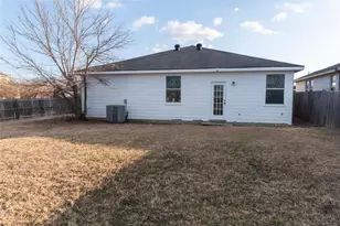 1025 Buffalo Springs Dr, Fort Worth, TX 76140 - Photo 26