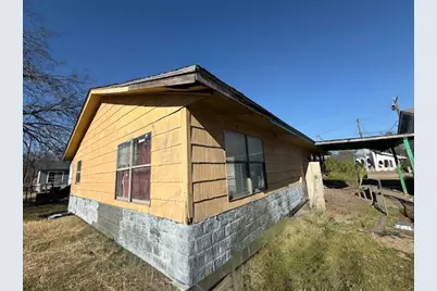 1605 E 10th Avenue, Corsicana, TX 75110 - Photo 4