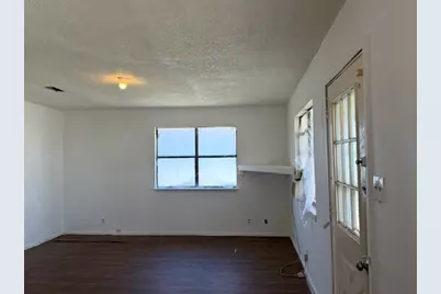 1605 E 10th Avenue, Corsicana, TX 75110 - Photo 12