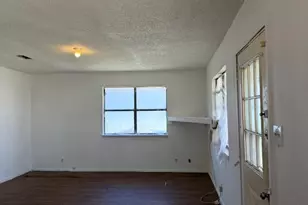 1605 E 10th Ave, Corsicana, TX 75110 - Photo 12