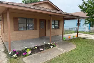 1605 E 10th Ave, Corsicana, TX 75110 - Photo 1