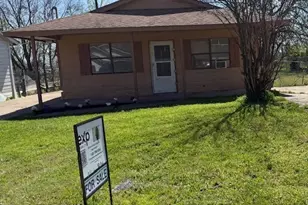 1605 E 10th Ave, Corsicana, TX 75110 - Photo 2