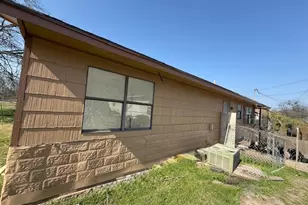 1605 E 10th Ave, Corsicana, TX 75110 - Photo 10