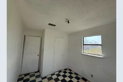 1605 E 10th Avenue, Corsicana, TX 75110 - Photo 22