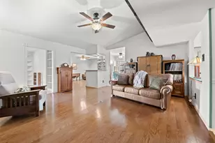 2042 Cologne Dr, Carrollton, TX 75007 - Photo 4