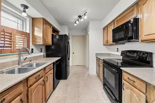 2042 Cologne Dr, Carrollton, TX 75007 - Photo 8