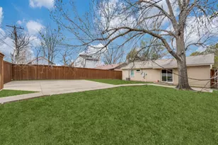 8728 Boundbrook Ave, Dallas, TX 75243 - Photo 12