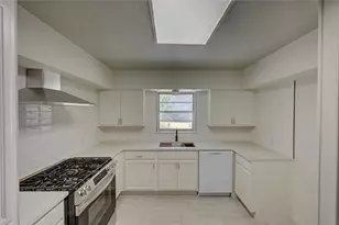 3843 Holliday Rd, Dallas, TX 75224 - Photo 8