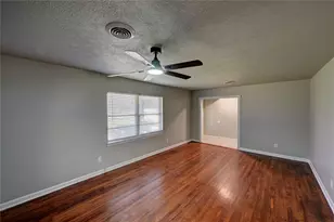 3843 Holliday Rd, Dallas, TX 75224 - Photo 10