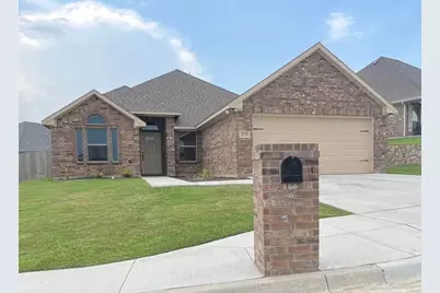 2105 Hill Crest Court, Weatherford, TX 76086 - Photo 1