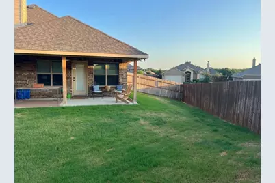 2105 Hill Crest Court, Weatherford, TX 76086 - Photo 4