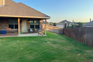 2105 Hill Crest Ct, Weatherford, TX 76086 - Photo 4