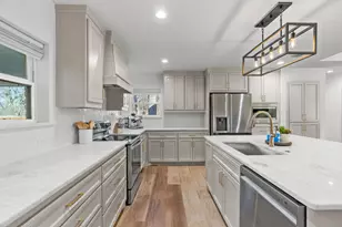 1021 Poe St, Azle, TX 76020 - Photo 14