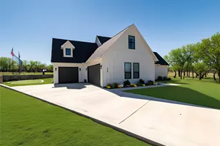 258 Motes Ct, Bridgeport, TX 76426 - Photo 2